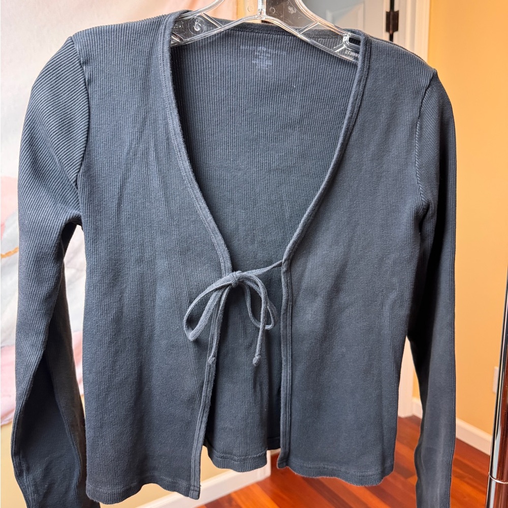 Brandy Melville Ribbed Tie Front Top Gray Long Sleeve Fitted Stretchy